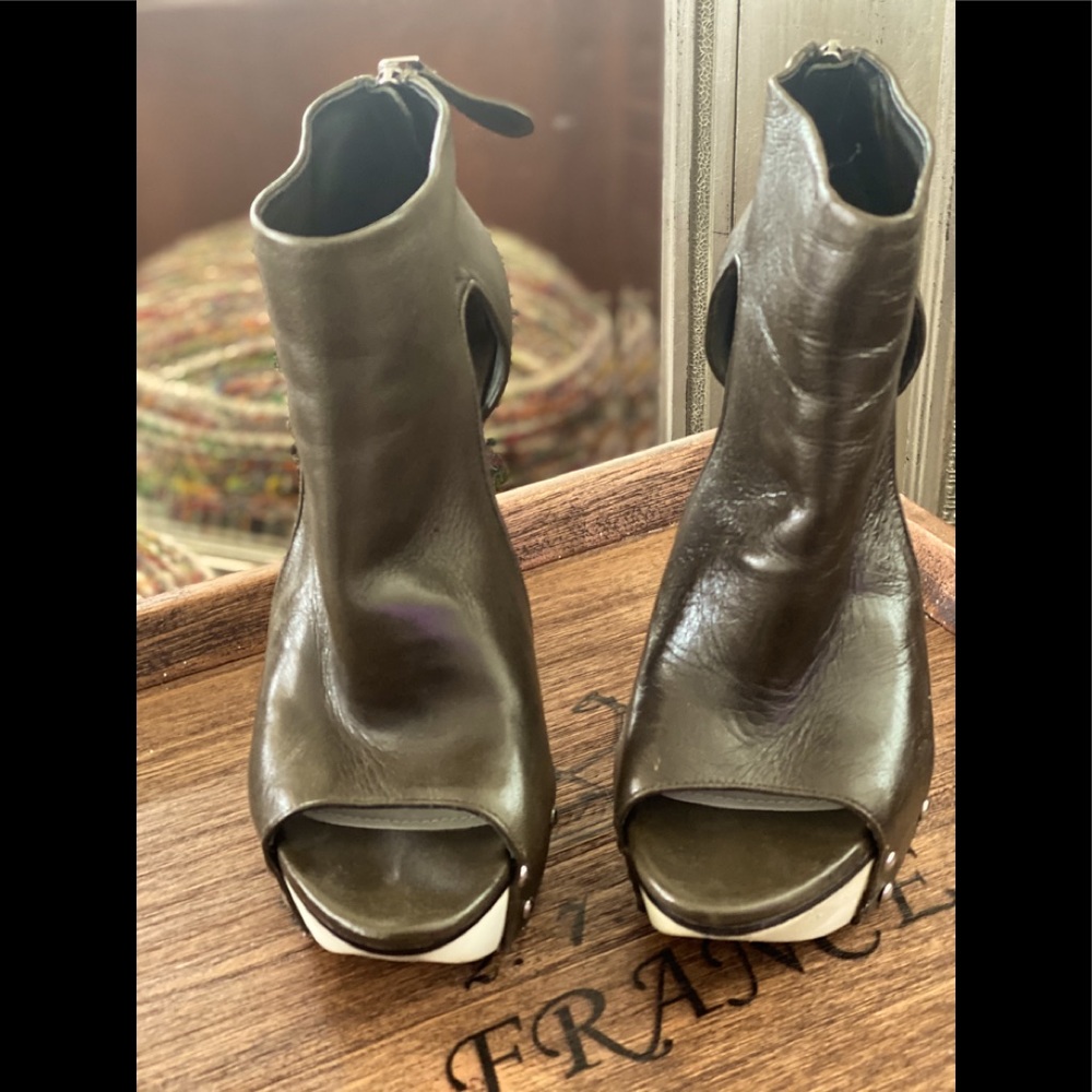 Camilla Skovgaard London heels